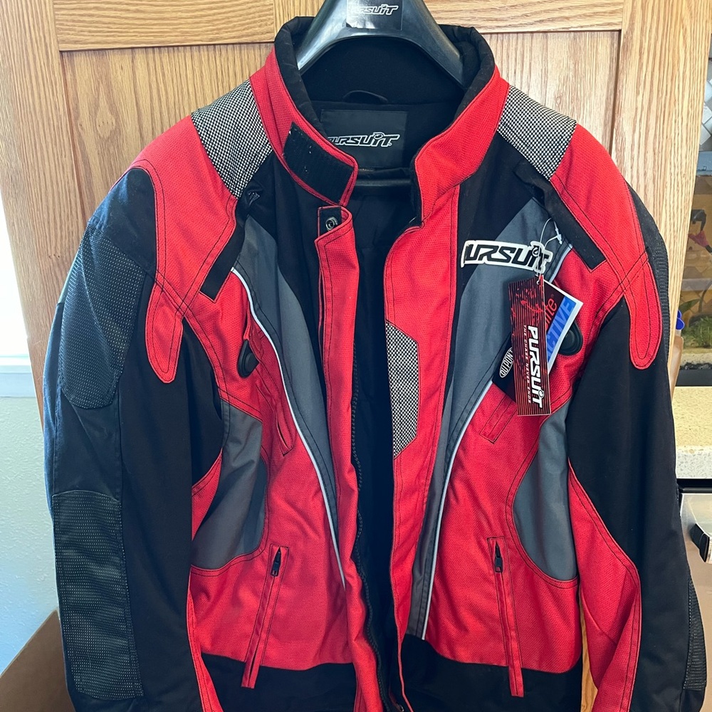 Pursuit jacket for snowmobiling/motorcycling Size: Large